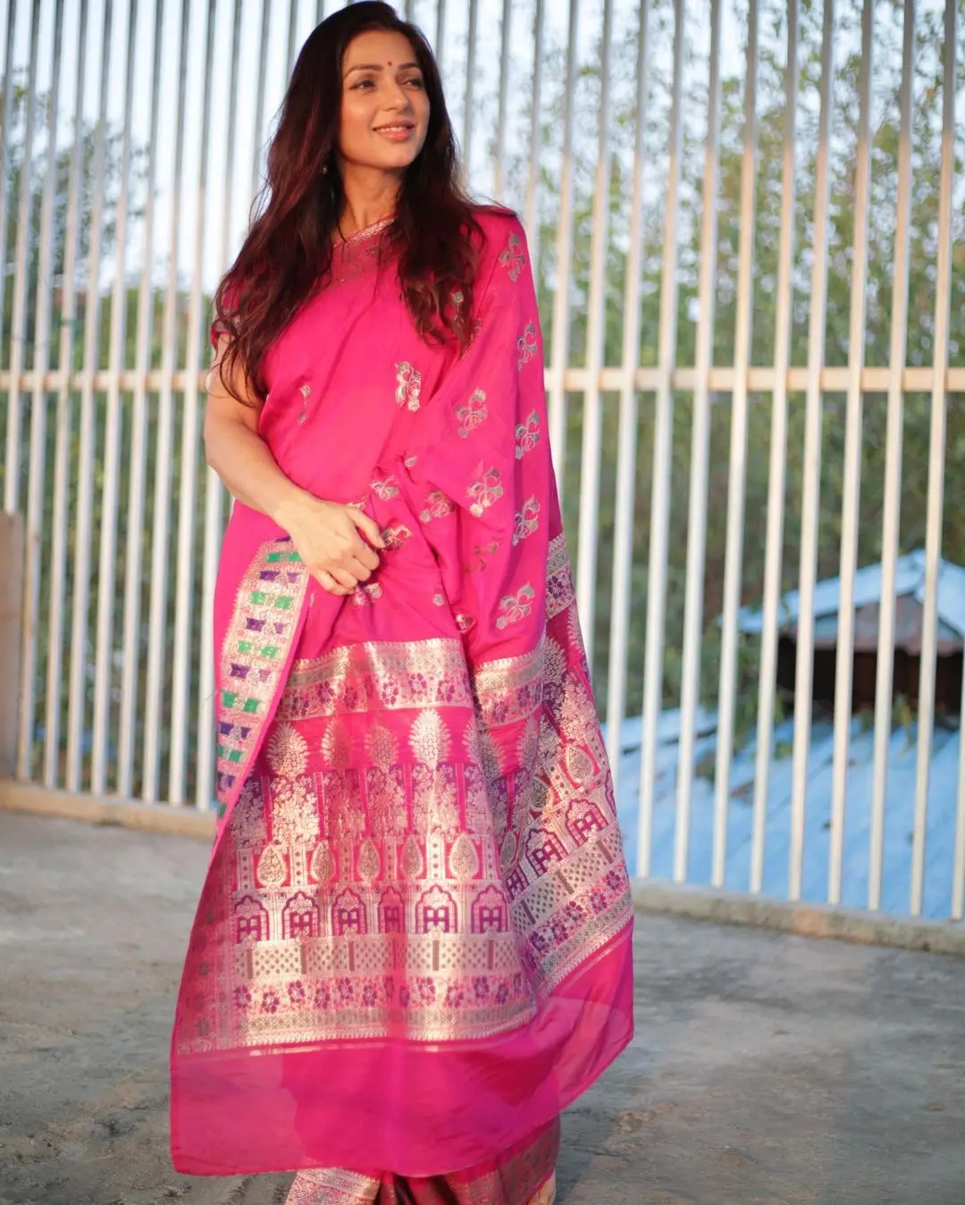 ACTRESS BHUMIKA CHAWLA IN INDIAN TRADITIONAL PINK SAREE 3